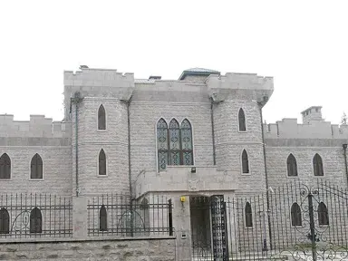 Замъкът на Самоковеца търси наемател! Отдават го срещу баснословна сума (СНИМКИ)