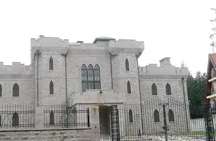 Замъкът на Самоковеца търси наемател! Отдават го срещу баснословна сума (СНИМКИ)