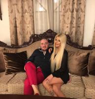 Гущерови заживяха в нова къща, плеймейтката не кърми заради импланти