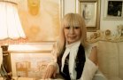 Лили превърна дома си в болница