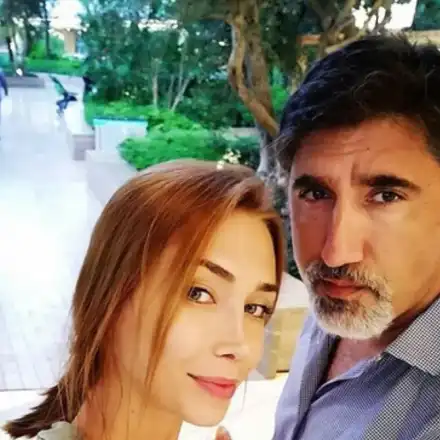 Башар и Райна празнуват сдобряване в Париж и Рим