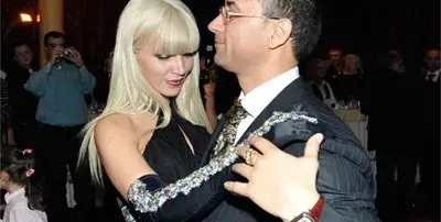 Бившата жена на Йордан Динев заработва с плетене (Зорница плете одеала)