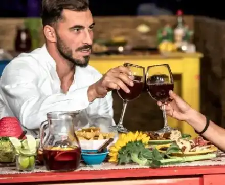 Бившата на Ники Илиев залюби пилот!  (Даяна Ханджиева отсвири Данчо и гушна Петър) СНИМКИ