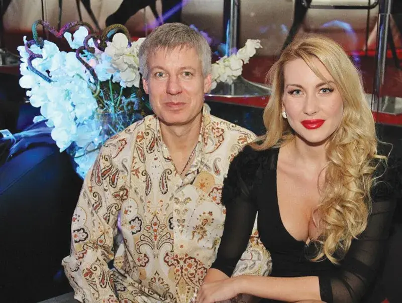 Бившият на Антония Петрова НЕГЛИЖЕ из София! (Снимки по-долу)