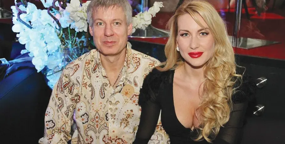 Бившият на Антония Петрова НЕГЛИЖЕ из София! (Снимки по-долу)