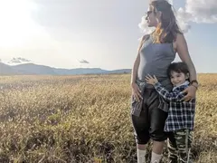 Бременната Радина Кърджилова показа наедрялото си коремче (Фото)