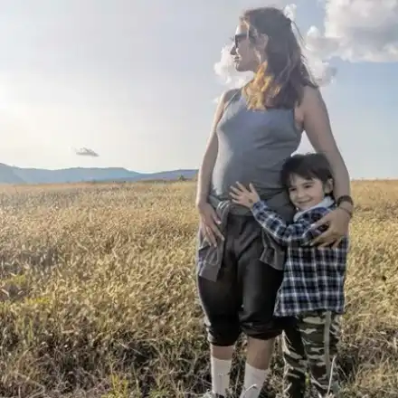 Бременната Радина Кърджилова показа наедрялото си коремче (Фото)