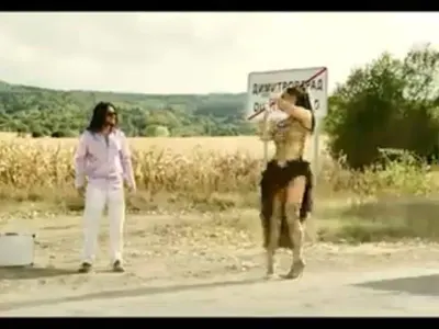 Чудо невиждано: Галена се освини зверски, Криско й се нанася два пъти в нов клип (СНИМКИ)