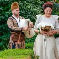 Дъщерята на Никола Гюзелев чака бебе (Красивата Адриана бременна 2 години след сватбата си)