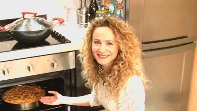 Деси Добрева пише кулинарна книга