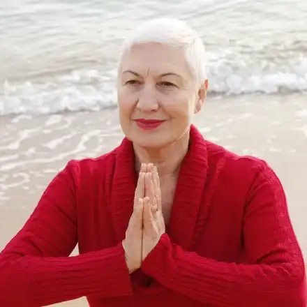 Доктор Емилова се пусна по бански на 77