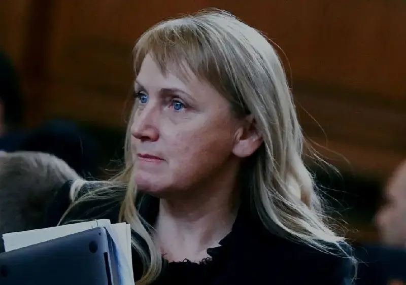 Елена Йончева ипотекира палата си в Красно село (Журналистката с кредит и в Брюксел)