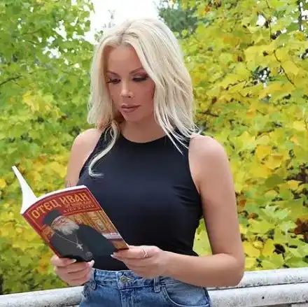 Емилия спасява отец Иван (Фолк певицата призовава към дарения)