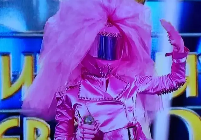 Ето как се издаде Булката от Маскираният певец