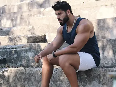 Фики: Заради гаврата с краката ми щях да се откажа от пеенето, преживявам тежко всеки хейт