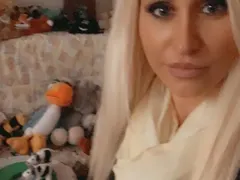 Фолк певица стана детска учителка