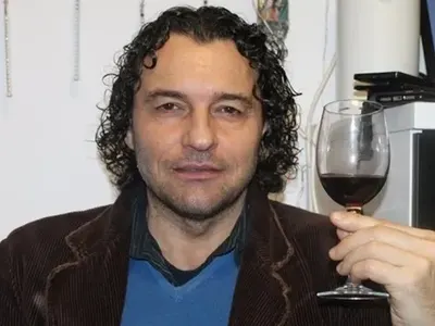 Икебаната: Трябваше да се кланям на Ким Ир Сен