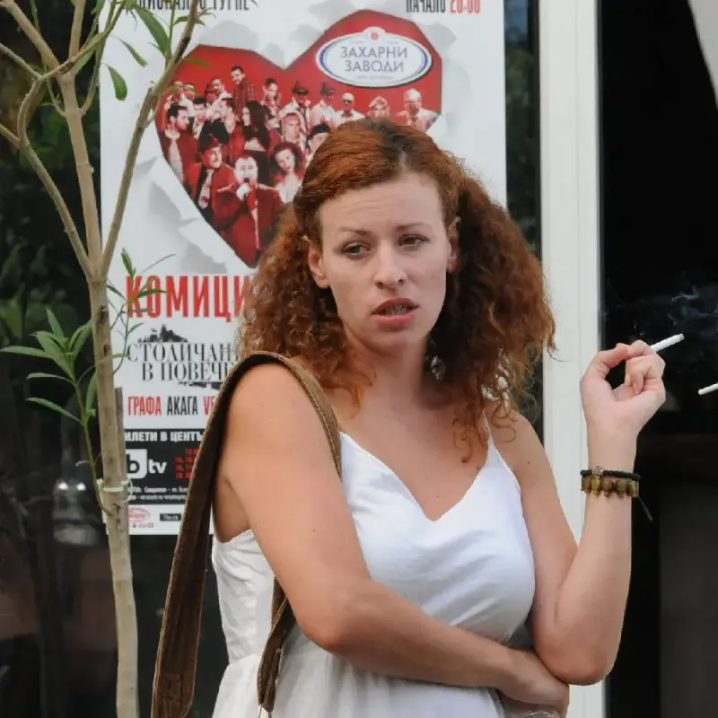 Йовка от Столичаните се занемари (Ева Тепавичарова ходи на кафе със собствена вода, за да пести)