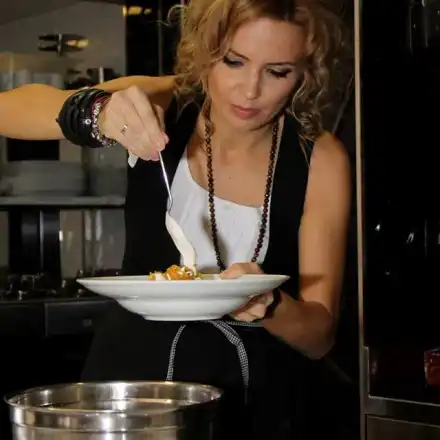 Ирина Тенчева дава готварски уроци