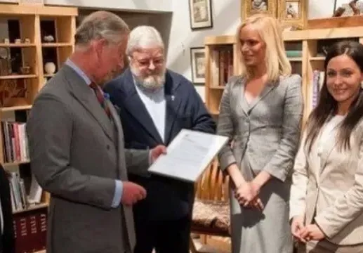 Ива Екимова до принц Чарлз