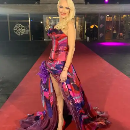 Ива Екимова не прилича на себе си