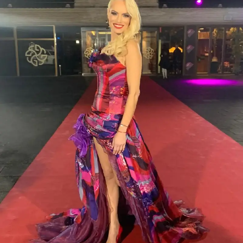 Ива Екимова не прилича на себе си