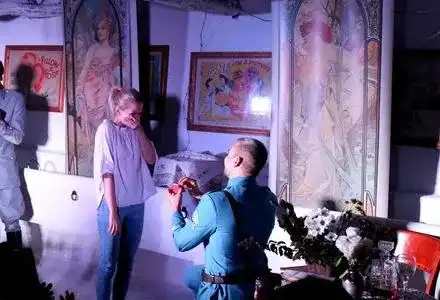 Ивайло Захариев се сгодил с евтин пръстен, но годеницата е на върха на щастието