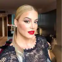 Жени Джаферович пълнее ударно, a дава съвети за отслабване (Хубавицата закова кантара на 70 кг)