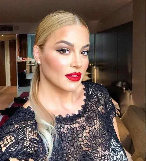 Жени Джаферович пълнее ударно, a дава съвети за отслабване (Хубавицата закова кантара на 70 кг)