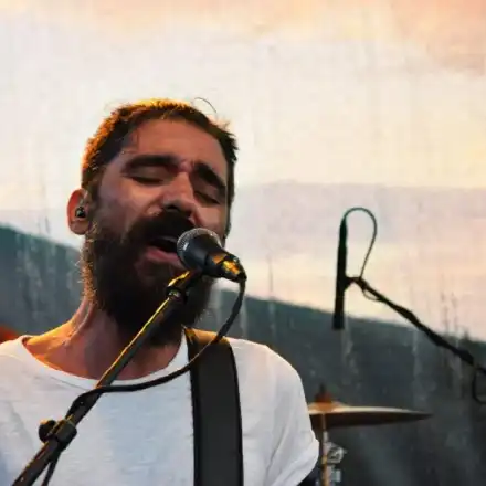 Крадци оставиха БГ музиканти без техника: Разбиха автомобилите на китариста на Вълдобрев, Ерсин от Джереми и Милена Славова…