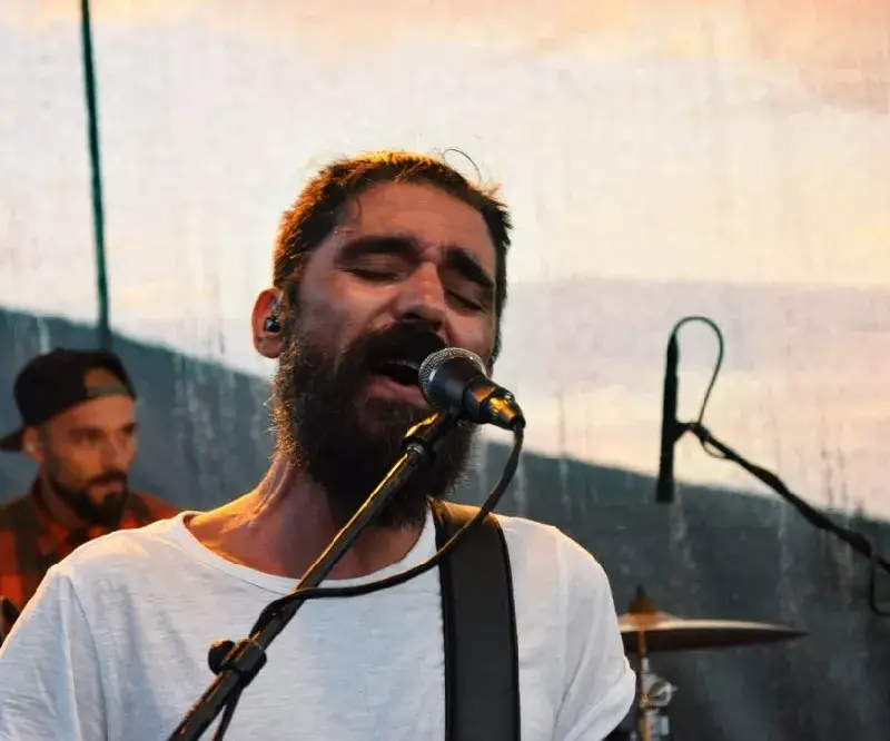 Крадци оставиха БГ музиканти без техника: Разбиха автомобилите на китариста на Вълдобрев, Ерсин от Джереми и Милена Славова…