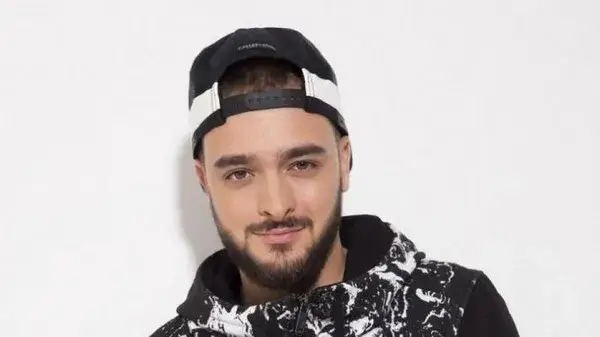 Криско си взе нова певица