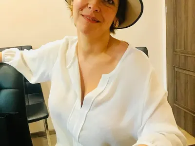 Лорд Евгени Минчев отсече: Ретроградни щрихи в облеченото от Деси Цонева, Джанаварова потопена в сос Пикасо и още +СНИМКИ