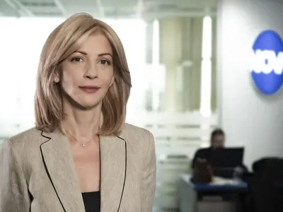 Миа Сантова се върна в Нова