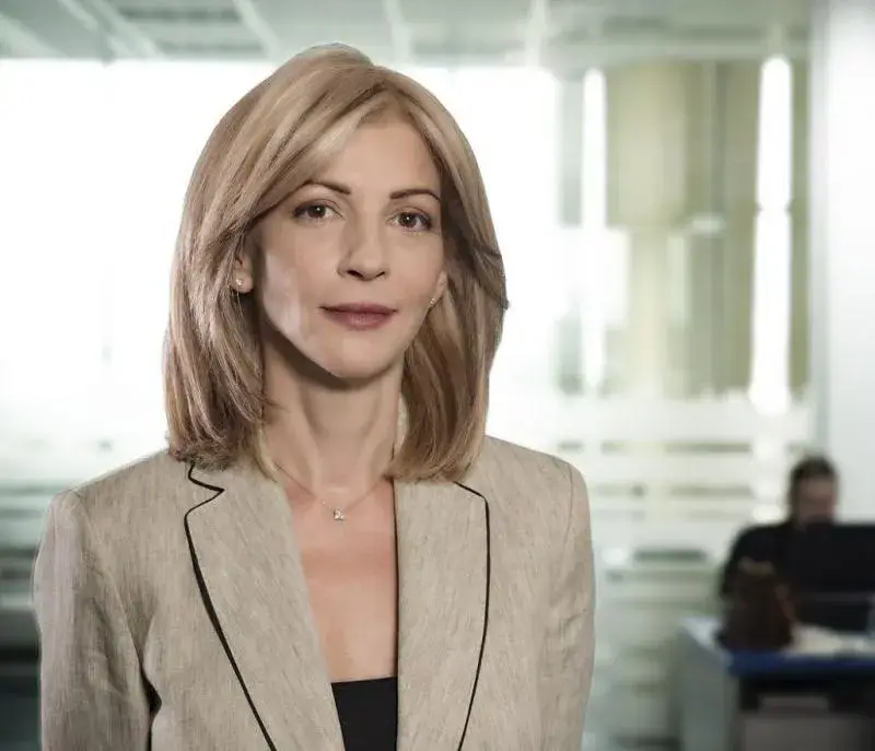 Миа Сантова се върна в Нова