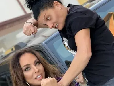 Най-вярното приятелство! Ивана празнува рожден ден със Стояна