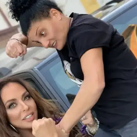 Най-вярното приятелство! Ивана празнува рожден ден със Стояна