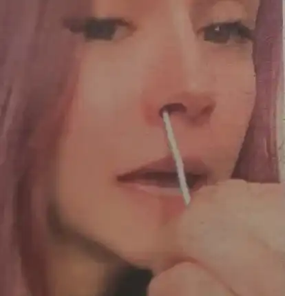 Нина Добрев  нонстоп се тества