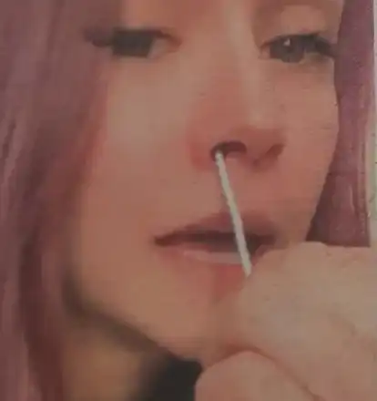 Нина Добрев  нонстоп се тества