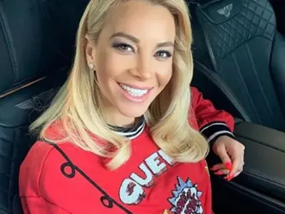 НИЩО ОБЩО! Вижте Емилия преди 20 години! (ФОТО ТУК)