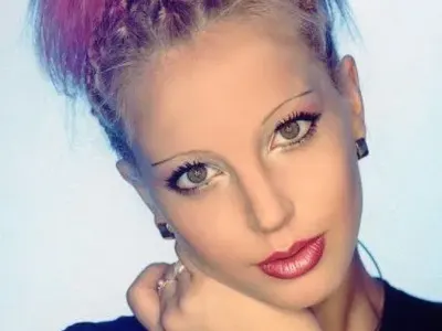 НИЩО ОБЩО! Вижте Емилия преди 20 години! (ФОТО ТУК)