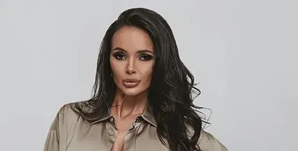 Отварачката пак се чекне без дрехи (Снимки)