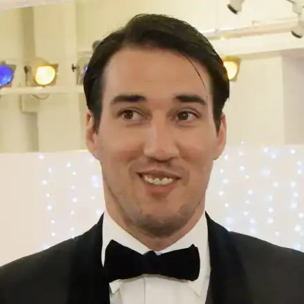 Попето отвори автомивка (Всичко за новото му бизнес начинание)