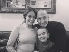 Радина Кърджилова най-сетне показа бременно коремче