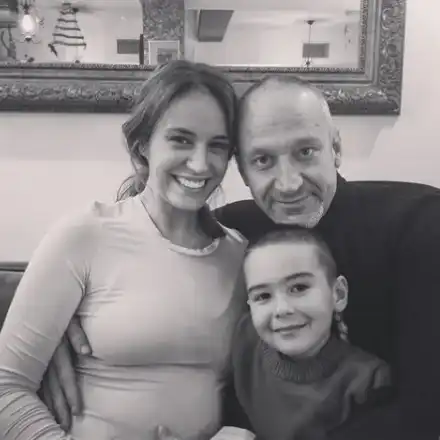 Радина Кърджилова най-сетне показа бременно коремче