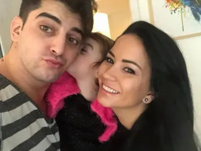 Сашо Кадиев заряза жена си (Водещият живее сам, майка му недоволна)