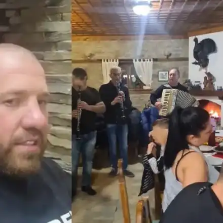 Селски тарикатлъци! Динко всяка вечер пирува с авери: Не спазваме мерки, трепем вируса с ракия!