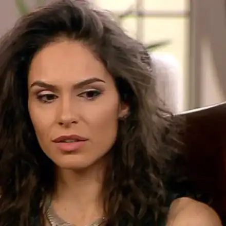 Шавливата Даяна Ханджиева живее с баба си