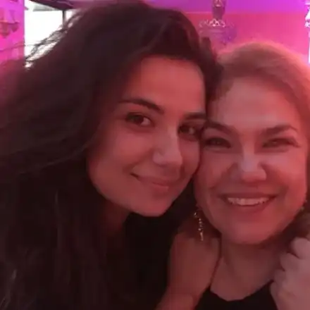 Щерката на Марта Вачкова влюбена във фотограф (ФОТО САМО ТУК)