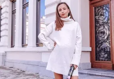 Скандалната влогърка Антоанет Пепе роди трето (Не снима раждането)